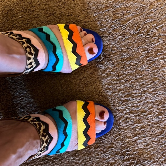 Women's slip on heeled sandals in a size 9M - Picture 1 of 5